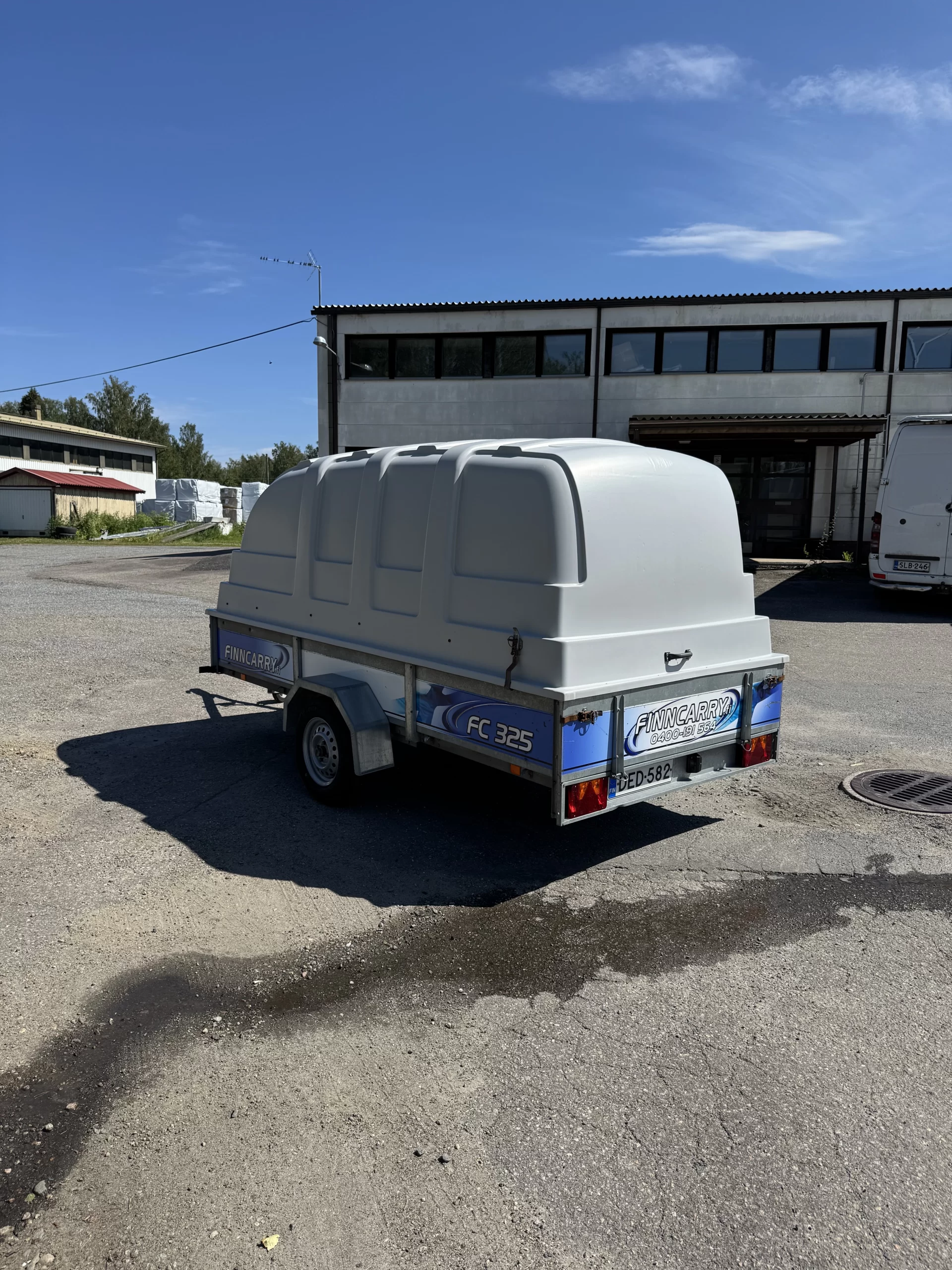 Kuomullinen peräkärry vuokrattavana Valkeakoskella