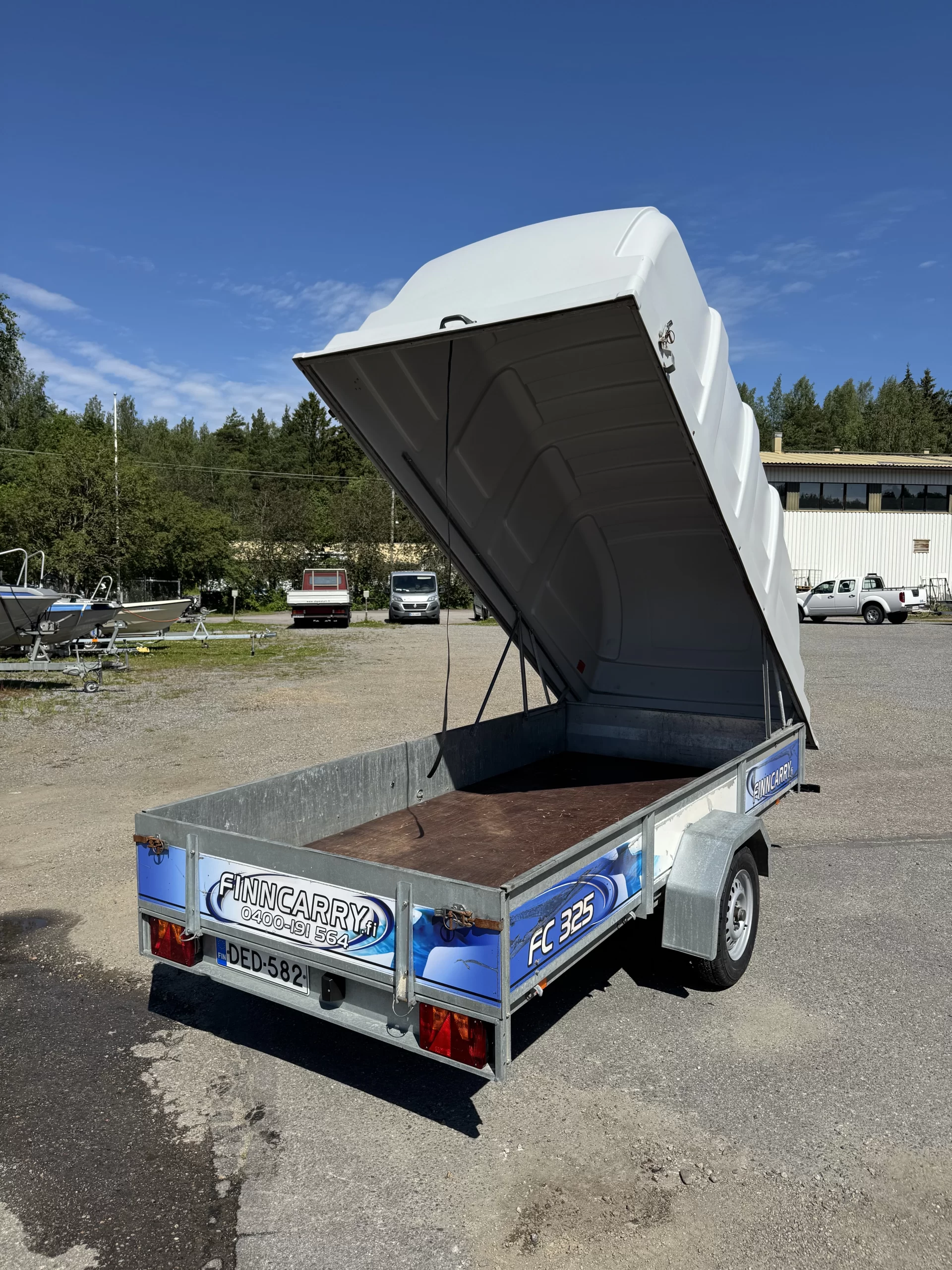 Kuomullisen peräkärryn vuokraus Valkeakoski