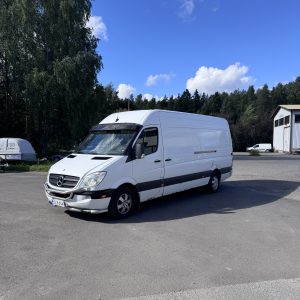 Pakettiauton vuokraus Valkeakoski - Mercedes-Benz Sprinter Pitkä